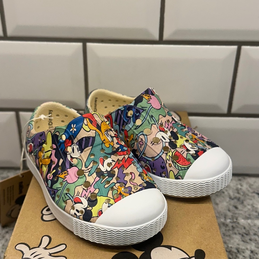 Native x Disney Shoes Jefferson Print Kids C5 Mickey Mouse Tropical‎ All Print - Picture 2 of 7